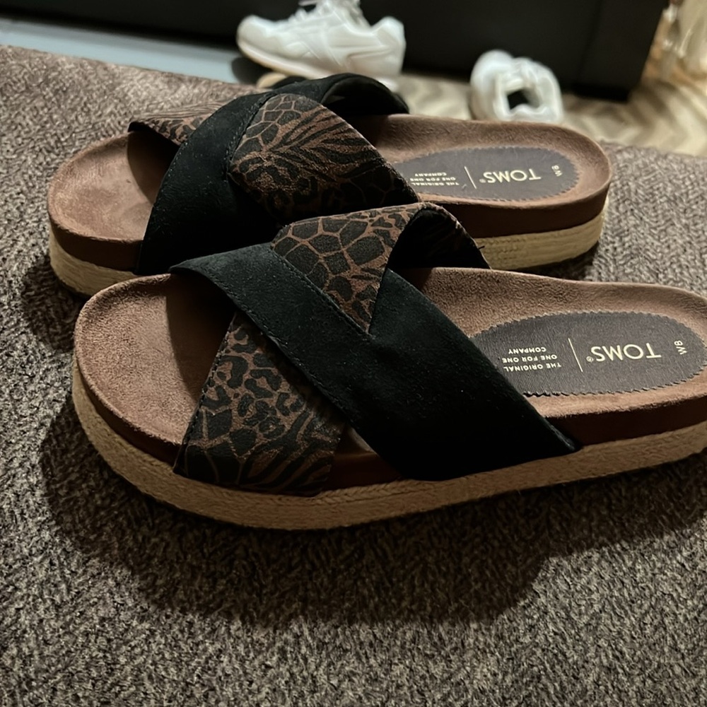TOMS Women's Black and Brown Sandals